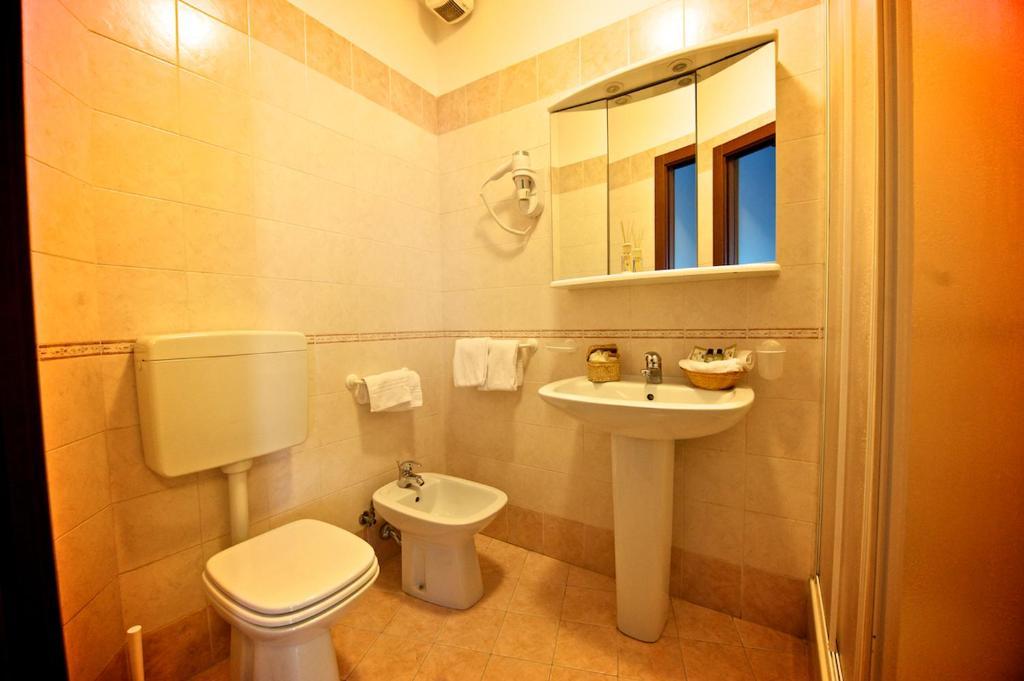 Hotel La Bussola Múggia Habitación foto
