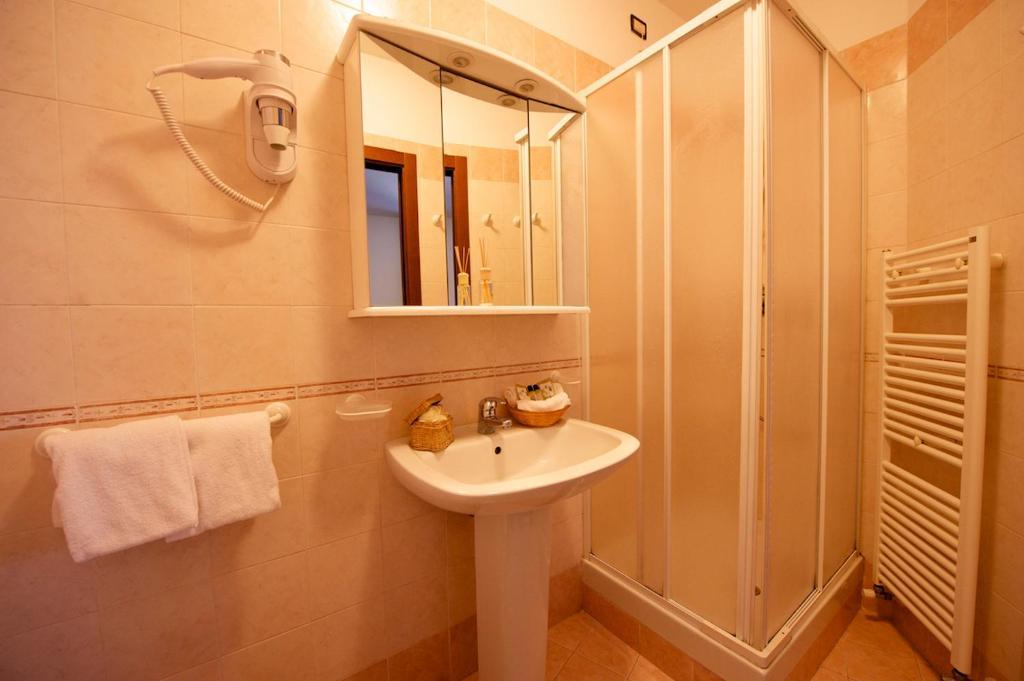 Hotel La Bussola Múggia Habitación foto